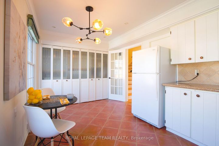 Photo 11 at 8 Moorside Private, Nepean (Carleton Heights), Ottawa