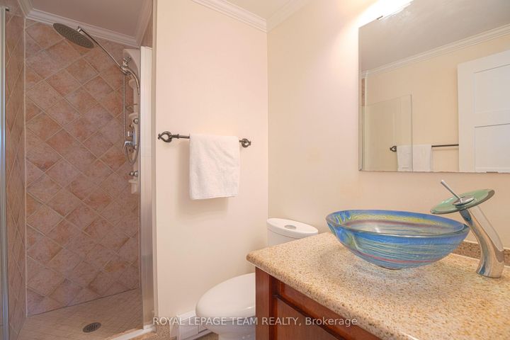 Photo 16 at 8 Moorside Private, Nepean (Carleton Heights), Ottawa
