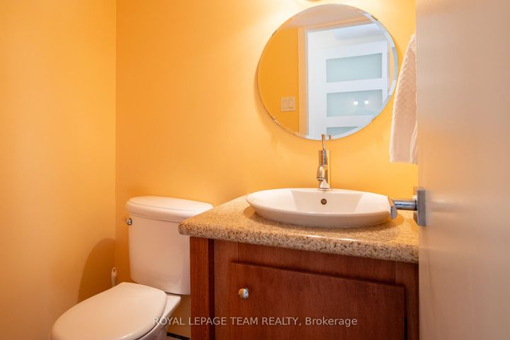 Photo 26 at 8 Moorside Private, Nepean (Carleton Heights), Ottawa