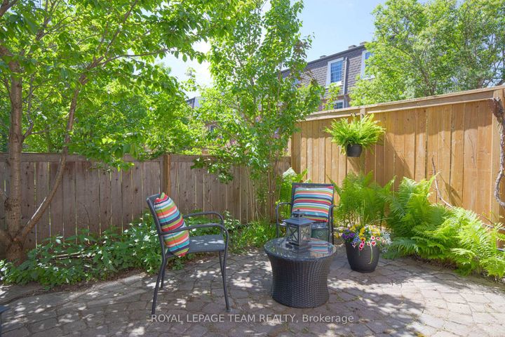 Photo 28 at 8 Moorside Private, Nepean (Carleton Heights), Ottawa