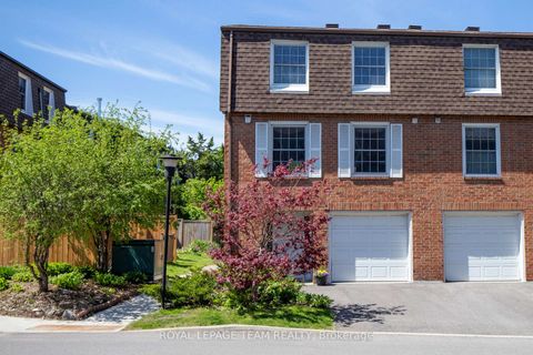 Photo 0 at 8 Moorside Private, Nepean (Carleton Heights), Ottawa