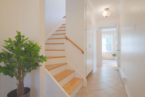 Photo 3 at 8 Moorside Private, Nepean (Carleton Heights), Ottawa