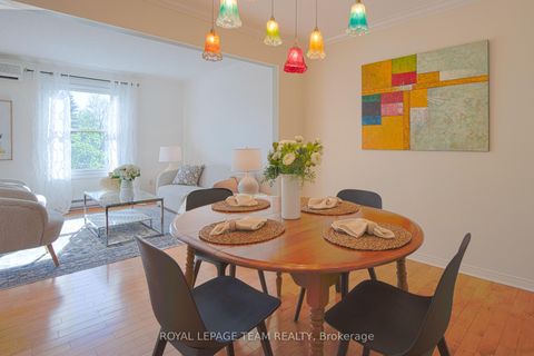 Photo 7 at 8 Moorside Private, Nepean (Carleton Heights), Ottawa