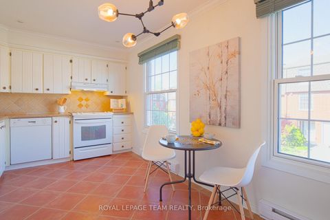 Photo 9 at 8 Moorside Private, Nepean (Carleton Heights), Ottawa