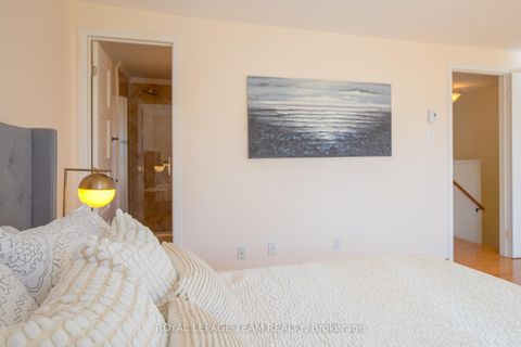 Photo 15 at 8 Moorside Private, Nepean (Carleton Heights), Ottawa