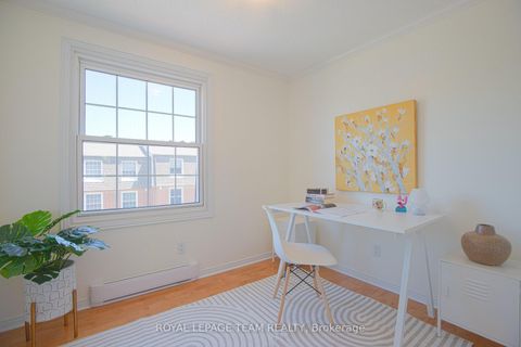 Photo 19 at 8 Moorside Private, Nepean (Carleton Heights), Ottawa