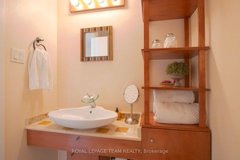 Photo 21 at 8 Moorside Private, Nepean (Carleton Heights), Ottawa