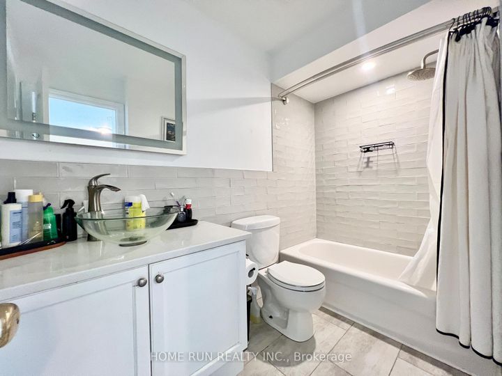 Photo 19 at 217 Deerfox Drive, Nepean (Longfields), Ottawa