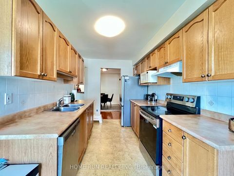 Photo 11 at 217 Deerfox Drive, Nepean (Longfields), Ottawa