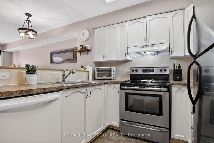 Photo 5 at 255 Deercroft Avenue, Nepean (Longfields), Ottawa