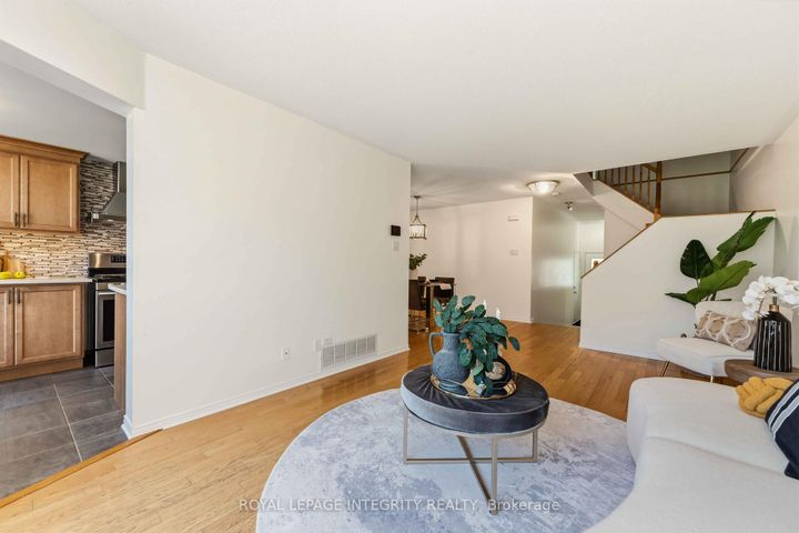 Photo 5 at 13 Southpointe Avenue, Nepean (Longfields), Ottawa