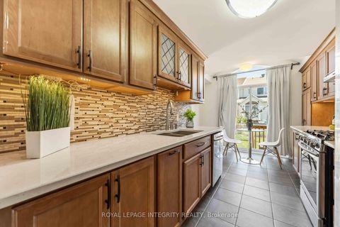Photo 8 at 13 Southpointe Avenue, Nepean (Longfields), Ottawa
