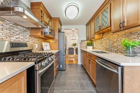 Photo 10 at 13 Southpointe Avenue, Nepean (Longfields), Ottawa
