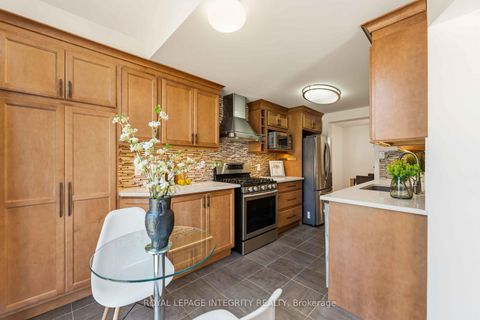 Photo 11 at 13 Southpointe Avenue, Nepean (Longfields), Ottawa