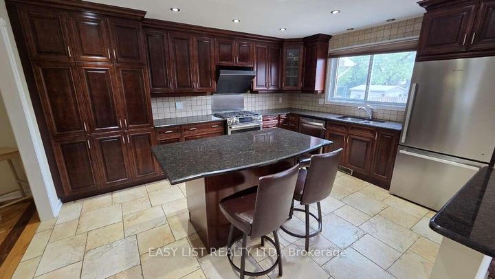 Photo 1 at 35 Ivylea Street, Nepean (Craig Henry/Woodvale), Ottawa