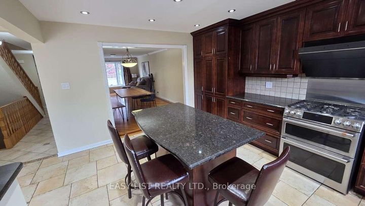 Photo 4 at 35 Ivylea Street, Nepean (Craig Henry/Woodvale), Ottawa