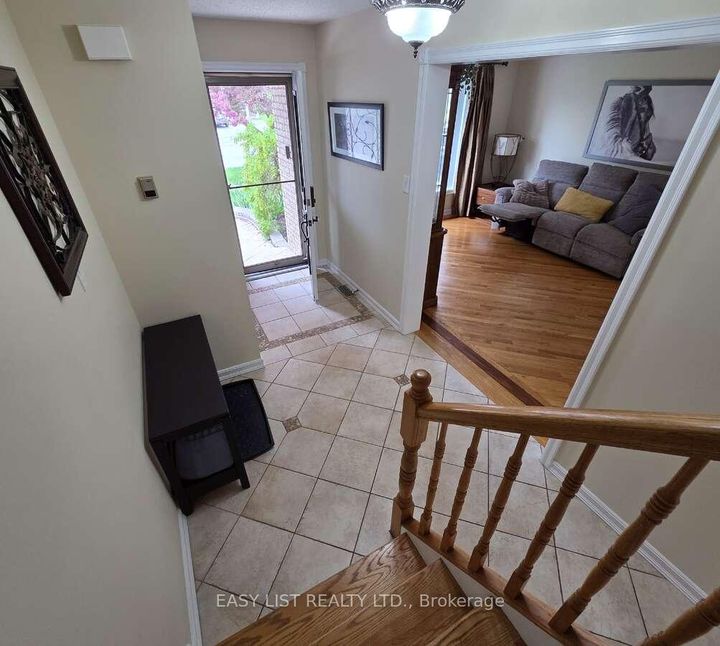 Photo 7 at 35 Ivylea Street, Nepean (Craig Henry/Woodvale), Ottawa