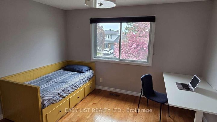 Photo 14 at 35 Ivylea Street, Nepean (Craig Henry/Woodvale), Ottawa