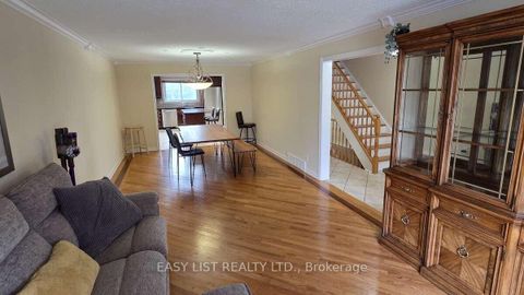 Photo 2 at 35 Ivylea Street, Nepean (Craig Henry/Woodvale), Ottawa