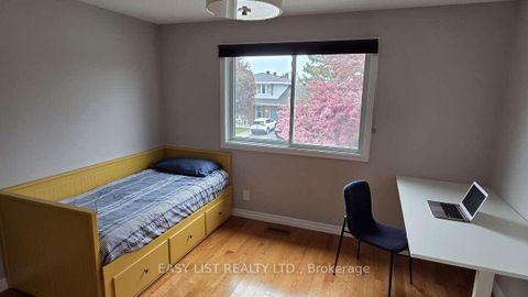 Photo 14 at 35 Ivylea Street, Nepean (Craig Henry/Woodvale), Ottawa