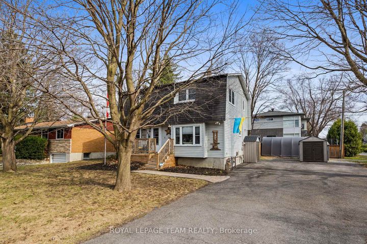 Photo 1 at 26 Starwood Road, Nepean (Meadowlands/St. Claire Gardens), Ottawa