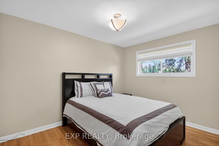 Photo 7 at 31 Barlyn Avenue, Nepean (City View/Skyline/Fisher Heights/Parkwood Hills), Ottawa