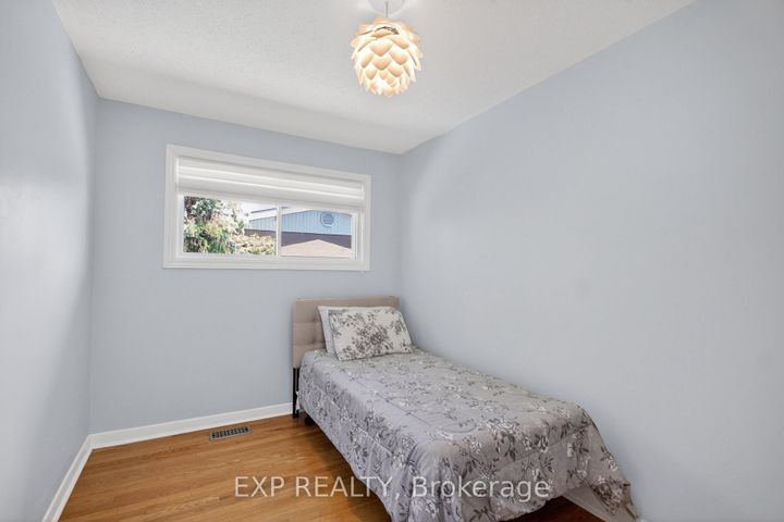 Photo 8 at 31 Barlyn Avenue, Nepean (City View/Skyline/Fisher Heights/Parkwood Hills), Ottawa
