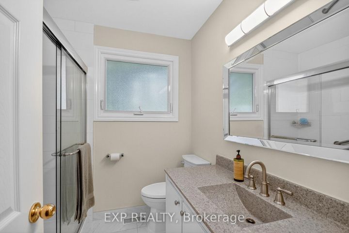 Photo 10 at 31 Barlyn Avenue, Nepean (City View/Skyline/Fisher Heights/Parkwood Hills), Ottawa