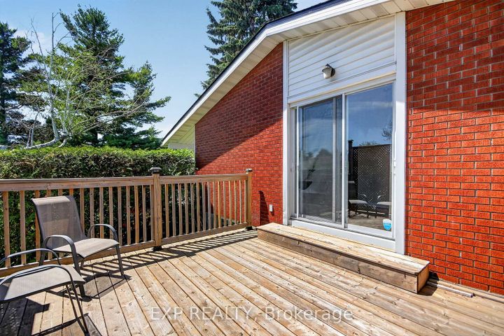 Photo 15 at 31 Barlyn Avenue, Nepean (City View/Skyline/Fisher Heights/Parkwood Hills), Ottawa