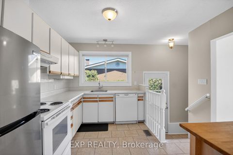 Photo 6 at 31 Barlyn Avenue, Nepean (City View/Skyline/Fisher Heights/Parkwood Hills), Ottawa