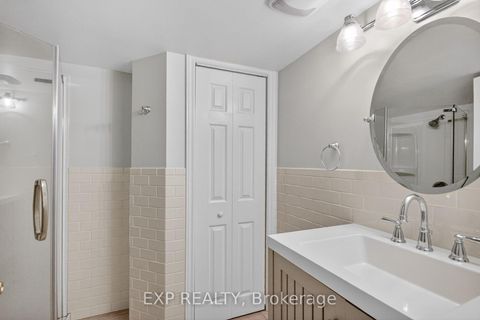 Photo 13 at 31 Barlyn Avenue, Nepean (City View/Skyline/Fisher Heights/Parkwood Hills), Ottawa