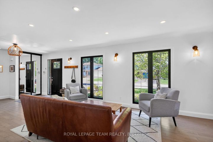 Photo 7 at 15 Markham Avenue, Nepean (Craig Henry/Woodvale), Ottawa