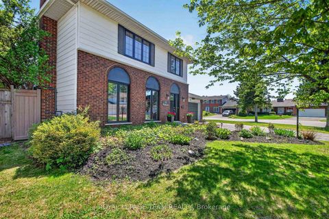 Photo 2 at 15 Markham Avenue, Nepean (Craig Henry/Woodvale), Ottawa