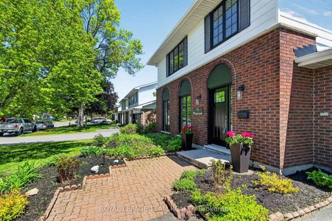 Photo 3 at 15 Markham Avenue, Nepean (Craig Henry/Woodvale), Ottawa