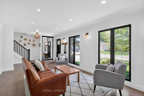 Photo 6 at 15 Markham Avenue, Nepean (Craig Henry/Woodvale), Ottawa