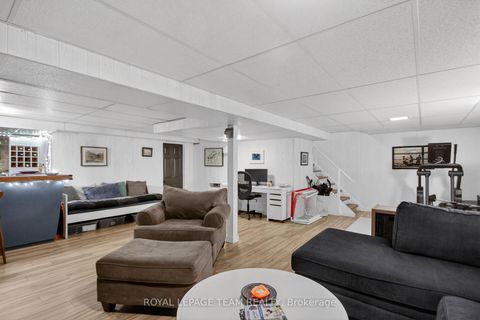 Photo 38 at 15 Markham Avenue, Nepean (Craig Henry/Woodvale), Ottawa