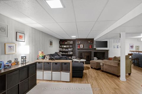 Photo 41 at 15 Markham Avenue, Nepean (Craig Henry/Woodvale), Ottawa