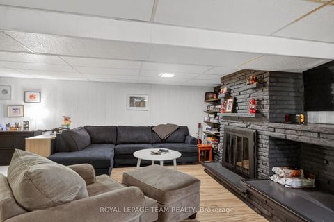 Photo 42 at 15 Markham Avenue, Nepean (Craig Henry/Woodvale), Ottawa