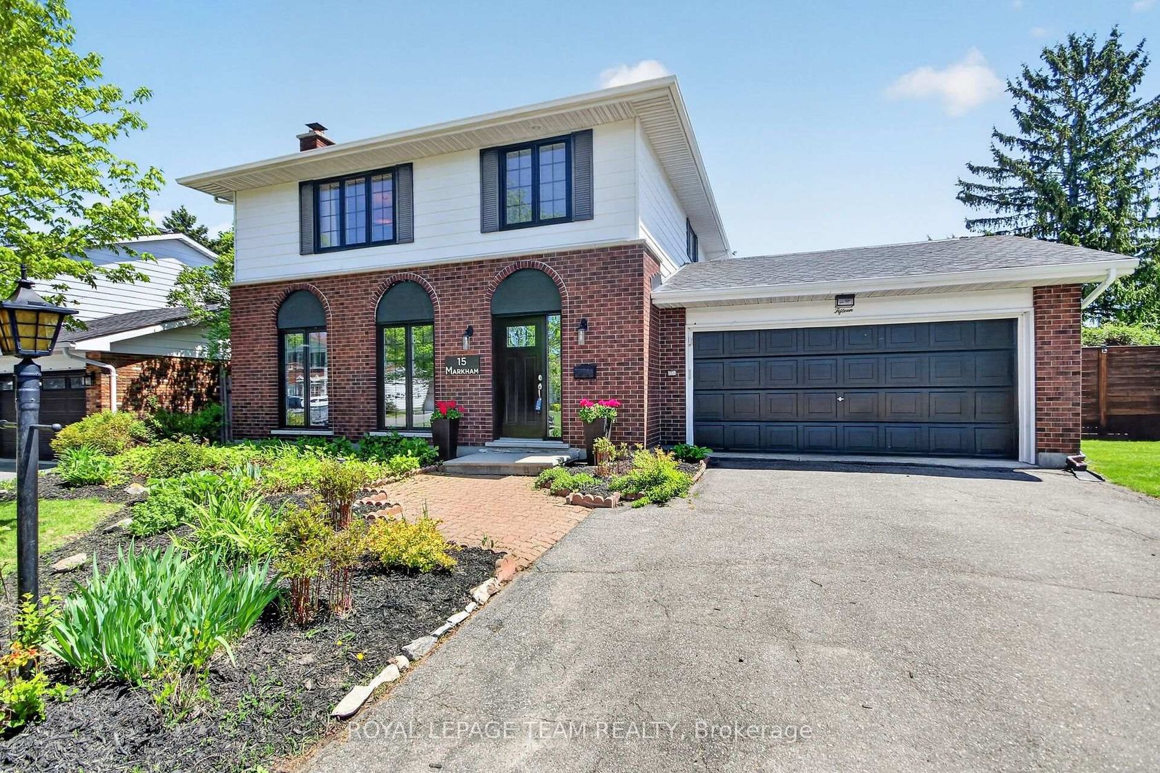 15 Markham Avenue, Nepean (Craig Henry/Woodvale), Ottawa 
