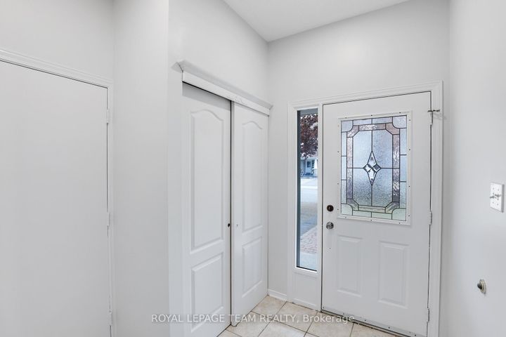 Photo 2 at 4 Windhurst Drive, Nepean (Barrhaven East), Ottawa