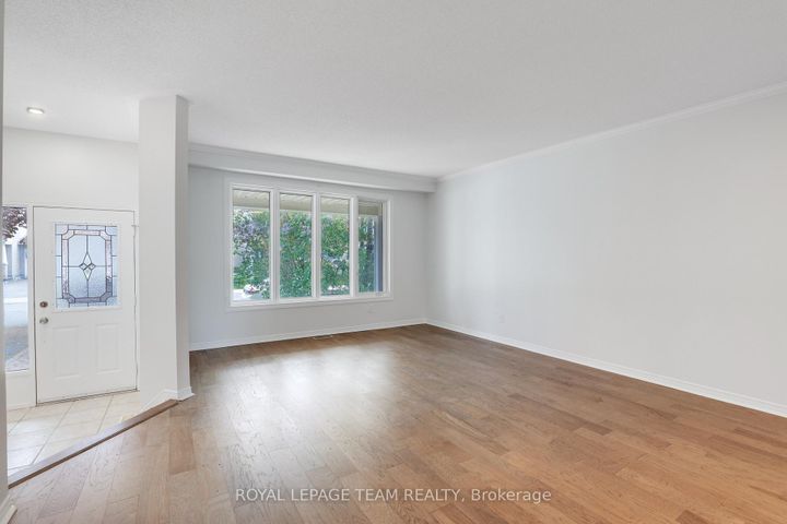 Photo 4 at 4 Windhurst Drive, Nepean (Barrhaven East), Ottawa