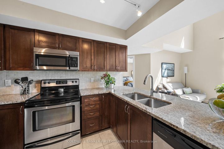 Photo 5 at 75C COLONNADE Road, Nepean (Merivale Industrial Park/Citiplace), Ottawa