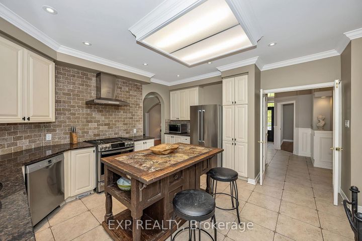 Photo 2 at 28 Sachs Forest Place, Nepean (Barrhaven East), Ottawa