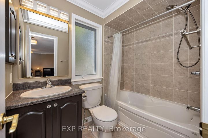Photo 14 at 28 Sachs Forest Place, Nepean (Barrhaven East), Ottawa