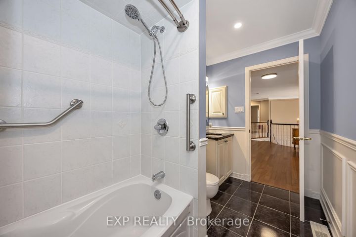 Photo 18 at 28 Sachs Forest Place, Nepean (Barrhaven East), Ottawa