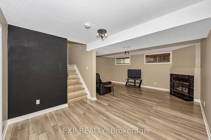 Photo 20 at 28 Sachs Forest Place, Nepean (Barrhaven East), Ottawa
