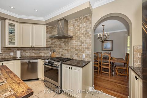 Photo 1 at 28 Sachs Forest Place, Nepean (Barrhaven East), Ottawa