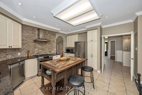 Photo 2 at 28 Sachs Forest Place, Nepean (Barrhaven East), Ottawa