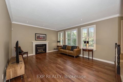 Photo 4 at 28 Sachs Forest Place, Nepean (Barrhaven East), Ottawa