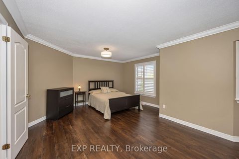 Photo 12 at 28 Sachs Forest Place, Nepean (Barrhaven East), Ottawa
